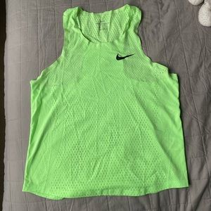 Nike Aeroswift Tank - L